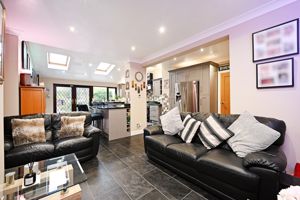 Meadow Head Drive Meadowhead